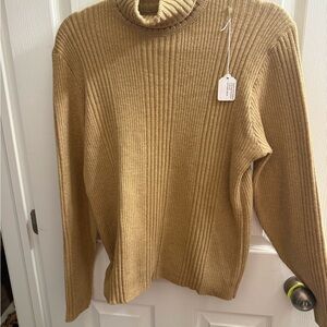 Women’s Medium  100 % lambswool turtleneck - Hudson Bay by Alan Paine